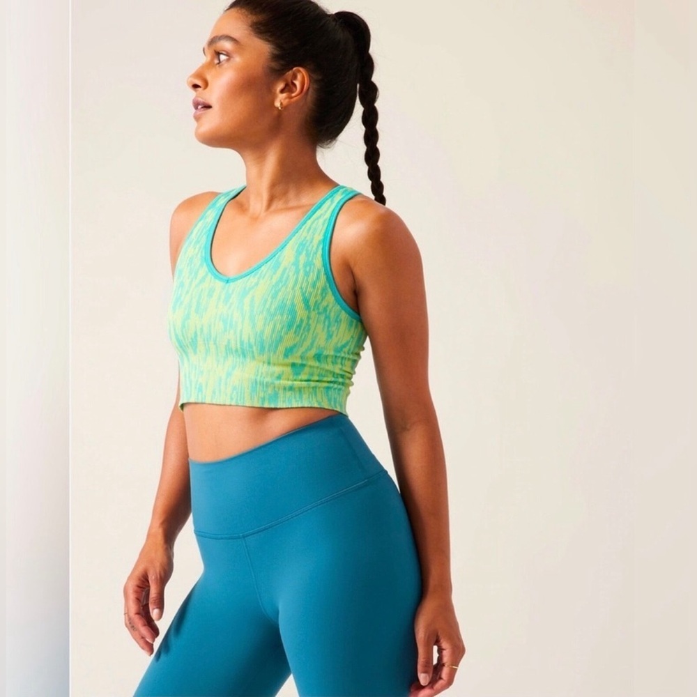 *NWT* Athleta Aurora Seamless Crop Rib Tank in Borealis Green Size M - Picture 3 of 6